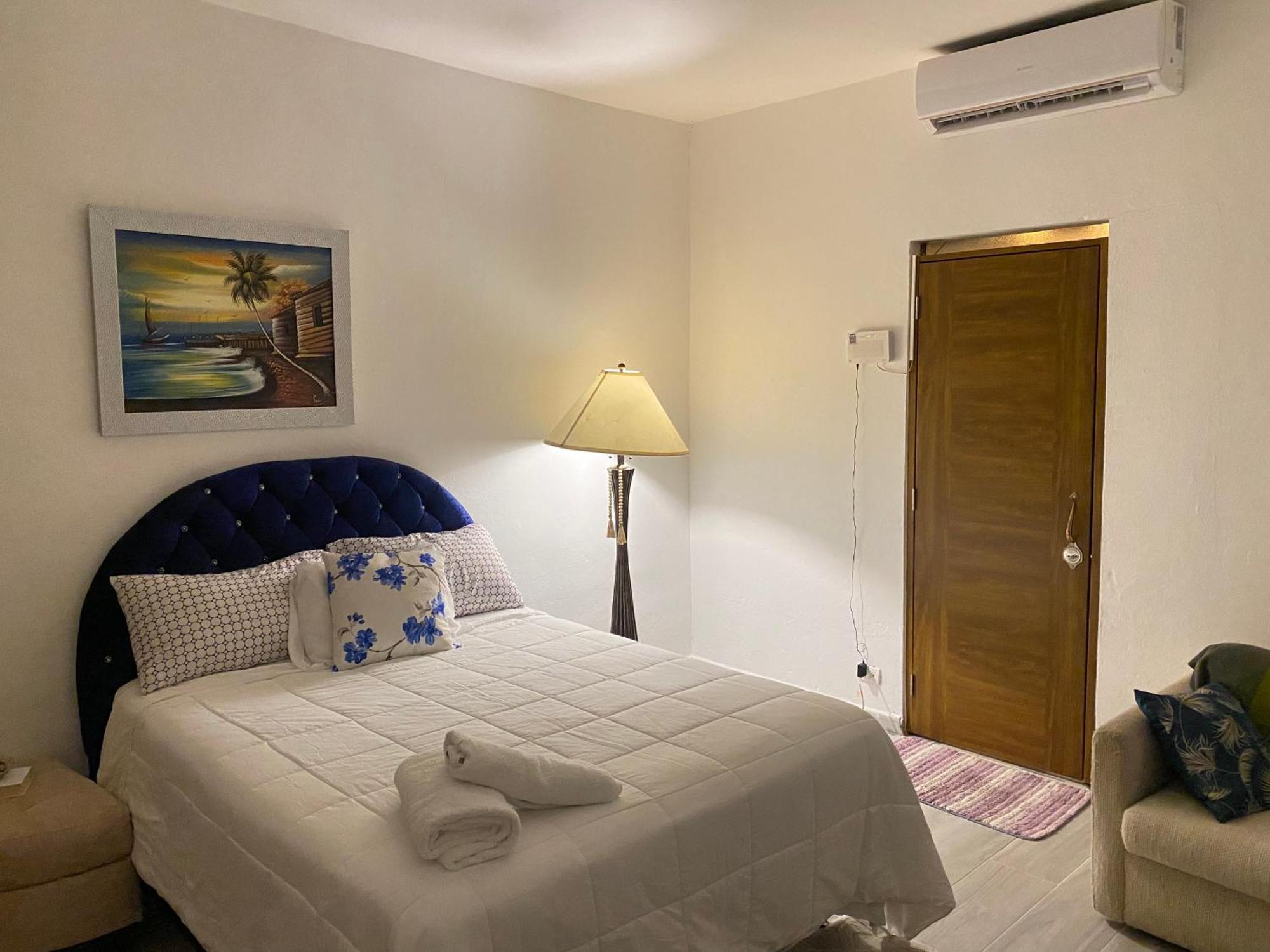 Only Room By Merengue House, 8 Minutos Airport Monte Adentro  ภายนอก รูปภาพ